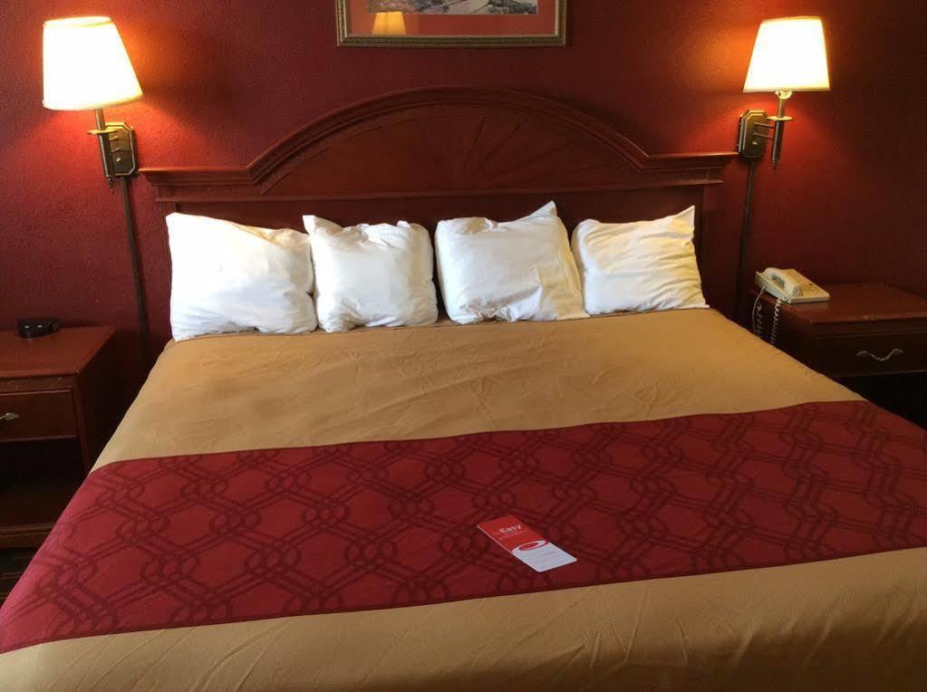 Rodeway Inn Montpelier Extérieur photo